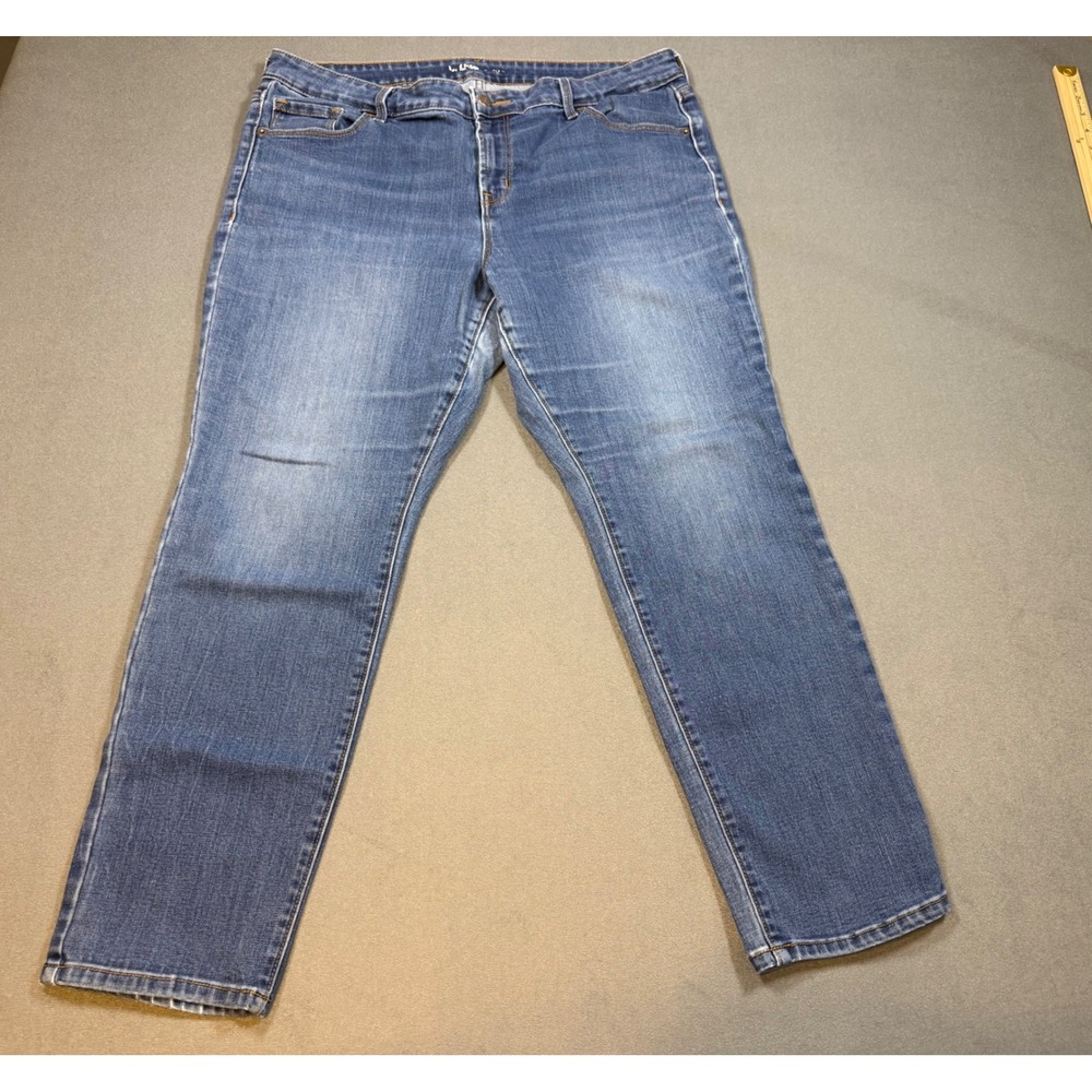 Old Navy Mid-Rise Straight Leg Jeans Size 14 Short Medium Wash Blue Denim